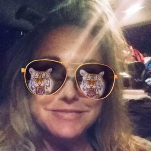 Meet your Posher, Michelle l.